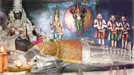 Sri Pallikondeshwara swamy temple at Suruthapalli. Parvathi held the poison in the throat she is called as `Sarvamangalabigar In Surutapalli.